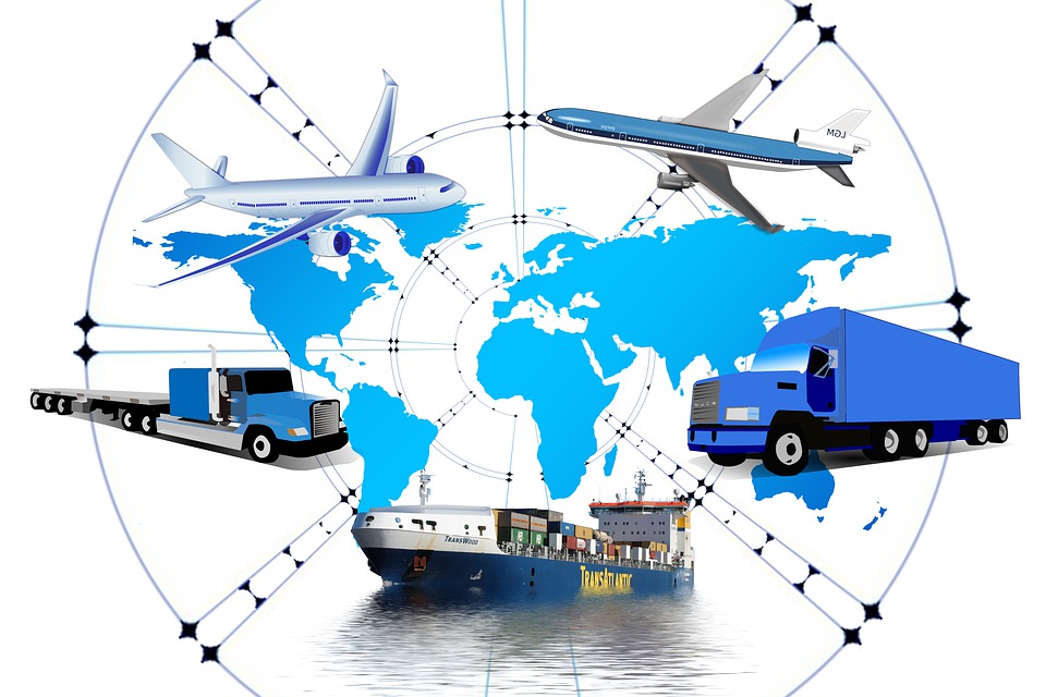 mapa mundial con diversos medios de transporte