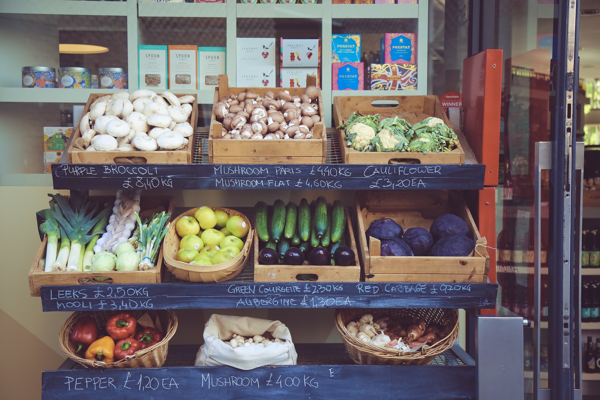Cajas con futas y verduras