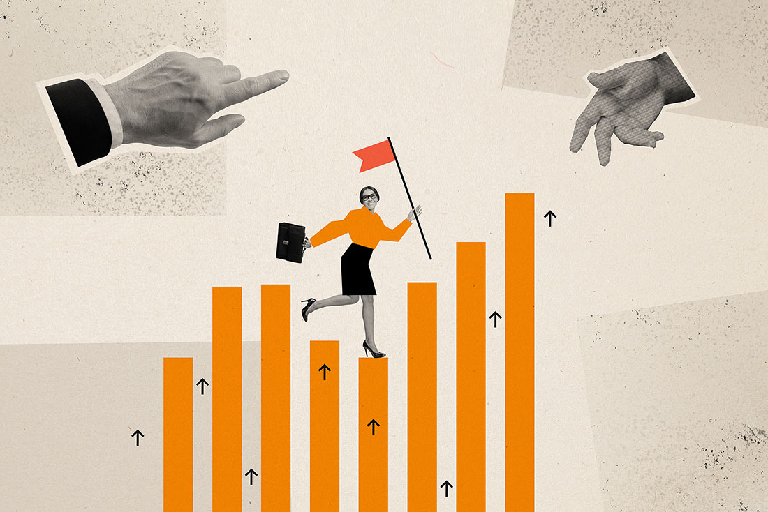 Toma de decisiones y función de género Mujer empresaria de pie sobre gráficas sosteniendo portafolio y un banderín