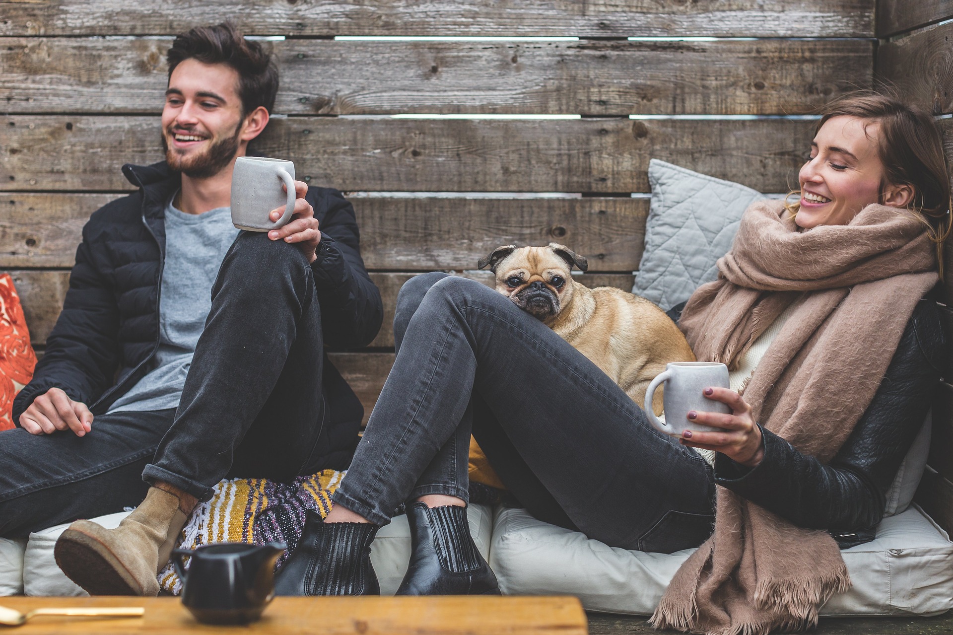 Personas bebiendo café