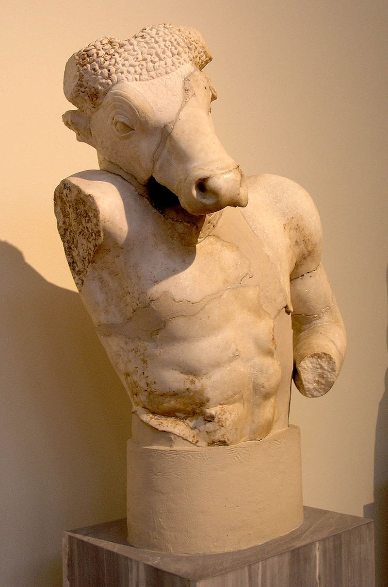 Escultura representando al Minotauro