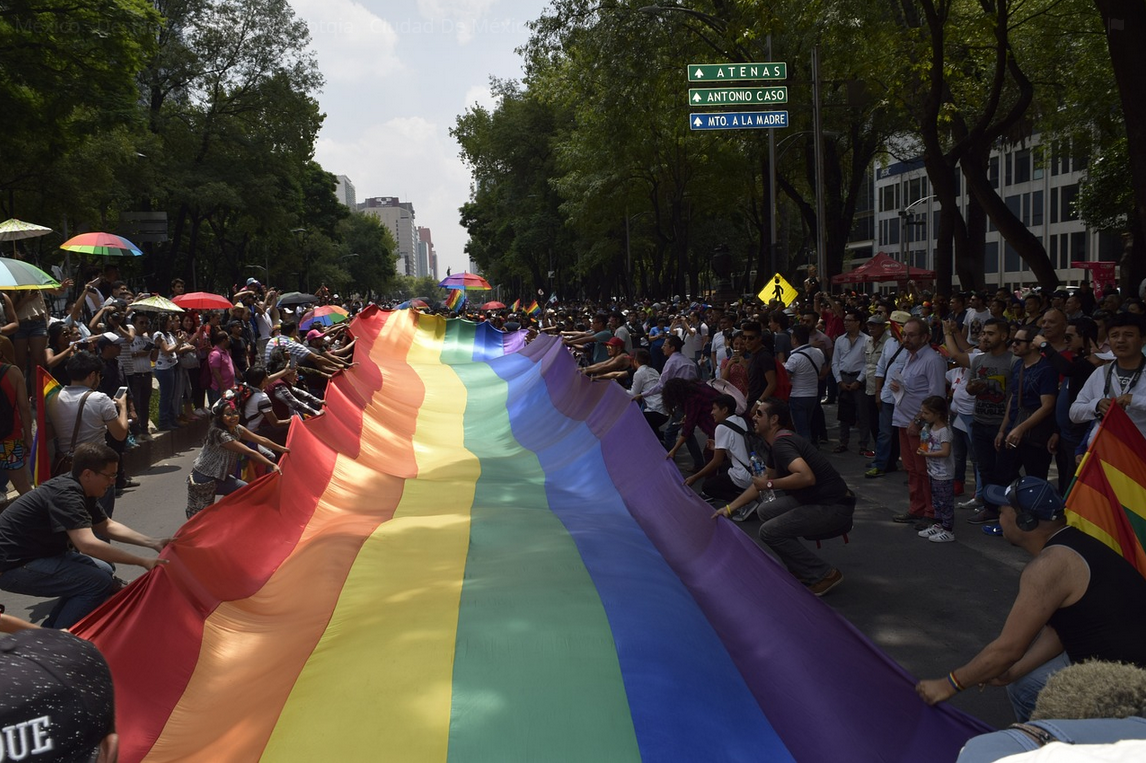 Imágenes de juventudes en protestas y manifestaciones