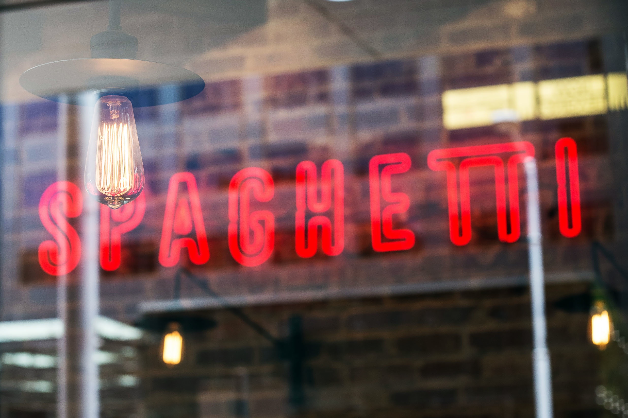 Anuncio de una tienda de Spaghetti