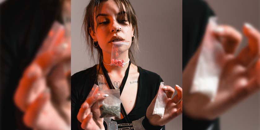 Mujer adicta a las drogas